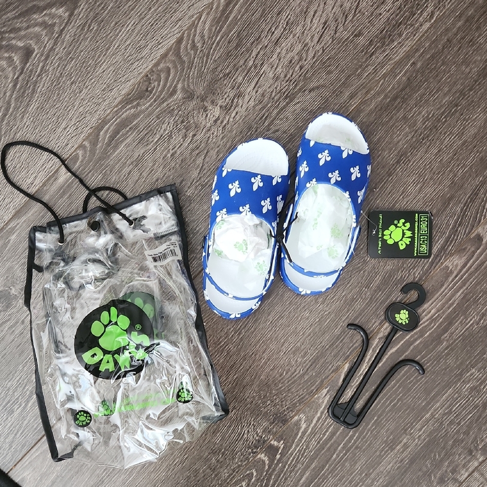 Dawgs Kids Flag Collection Sandals - SIZE 13 - Fleur De Lis Brand NEW